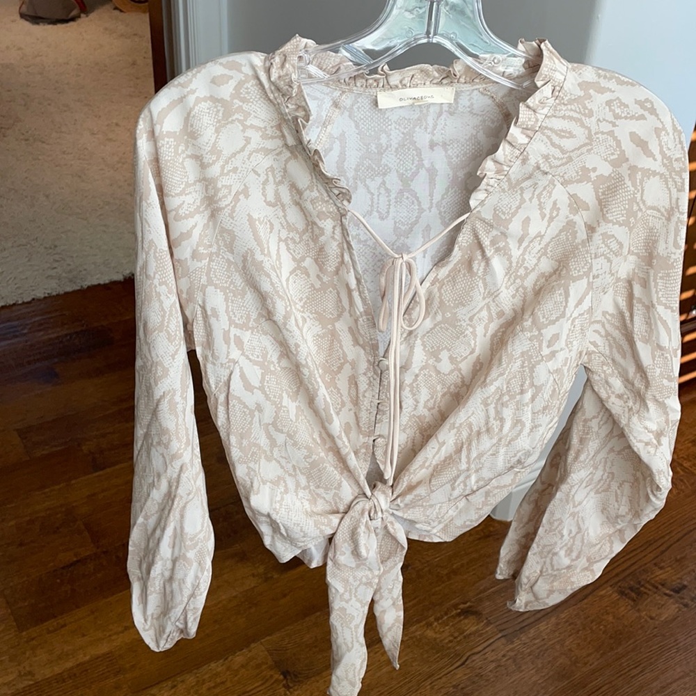 Snakeskin tie waist blouse size small
